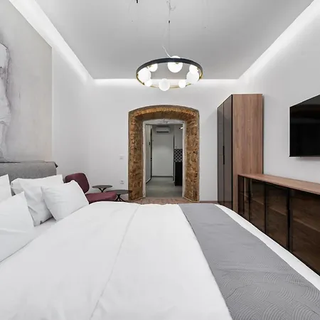 Kalelarga I Sveti Lovre * Задар