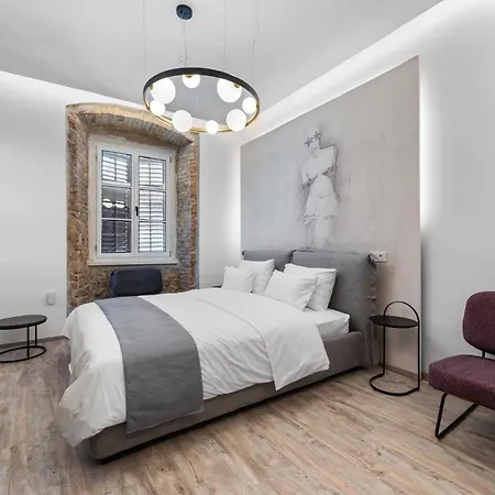 Kalelarga I Sveti Lovre Daire Zadar